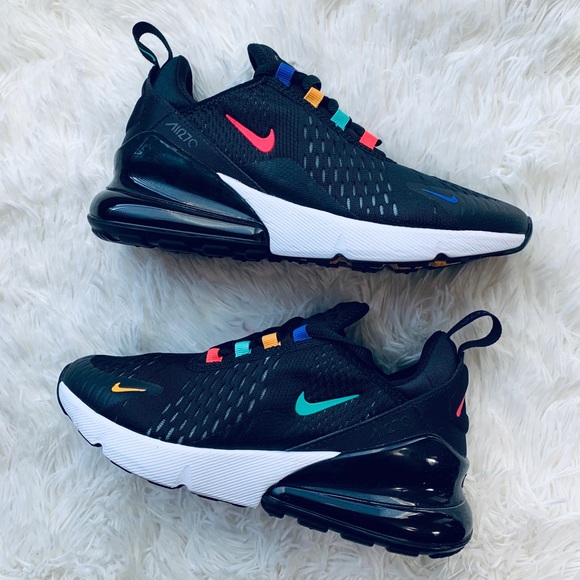 Nike Shoes - Nike Air Max 270